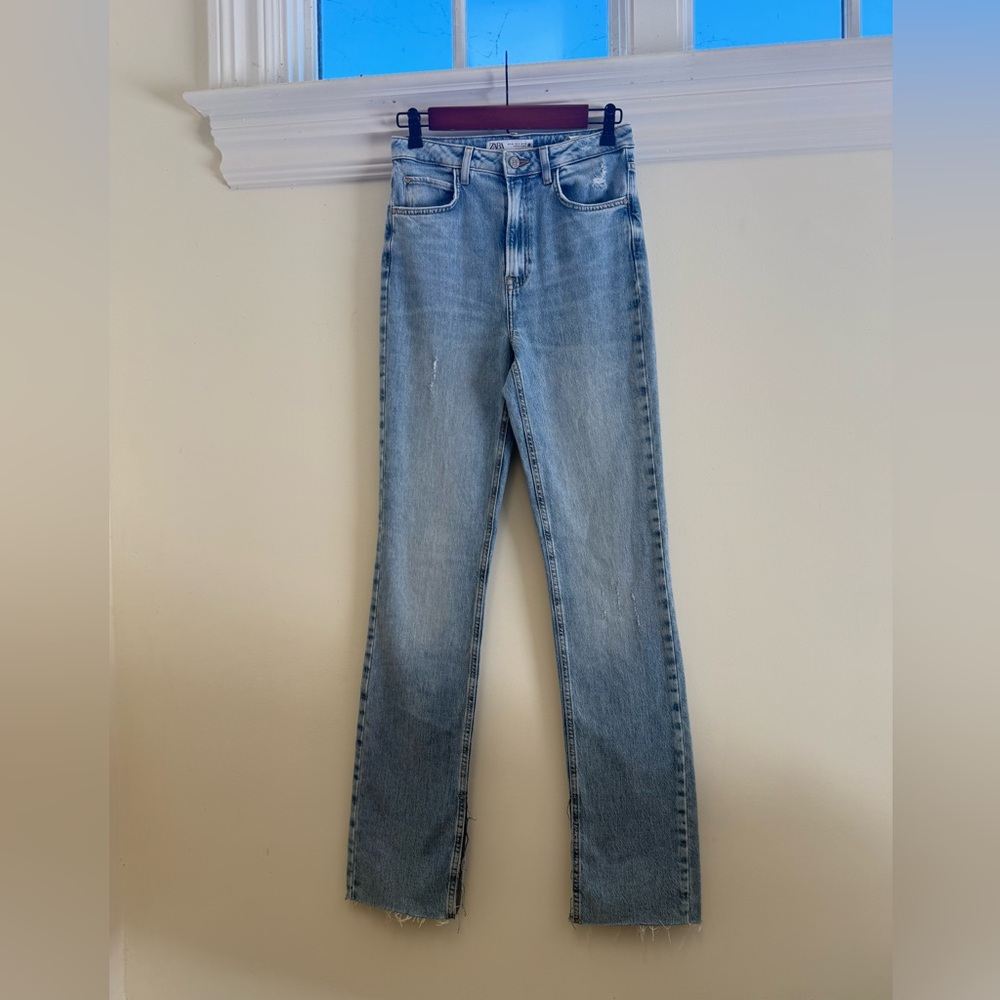 ZARA High-Waisted Straight Leg Jeans – Light Wash size 4 - Picture 2 of 12